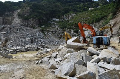 白浜町にて　お墓の施工事例　(佐賀県　天山石特級・天山石材)